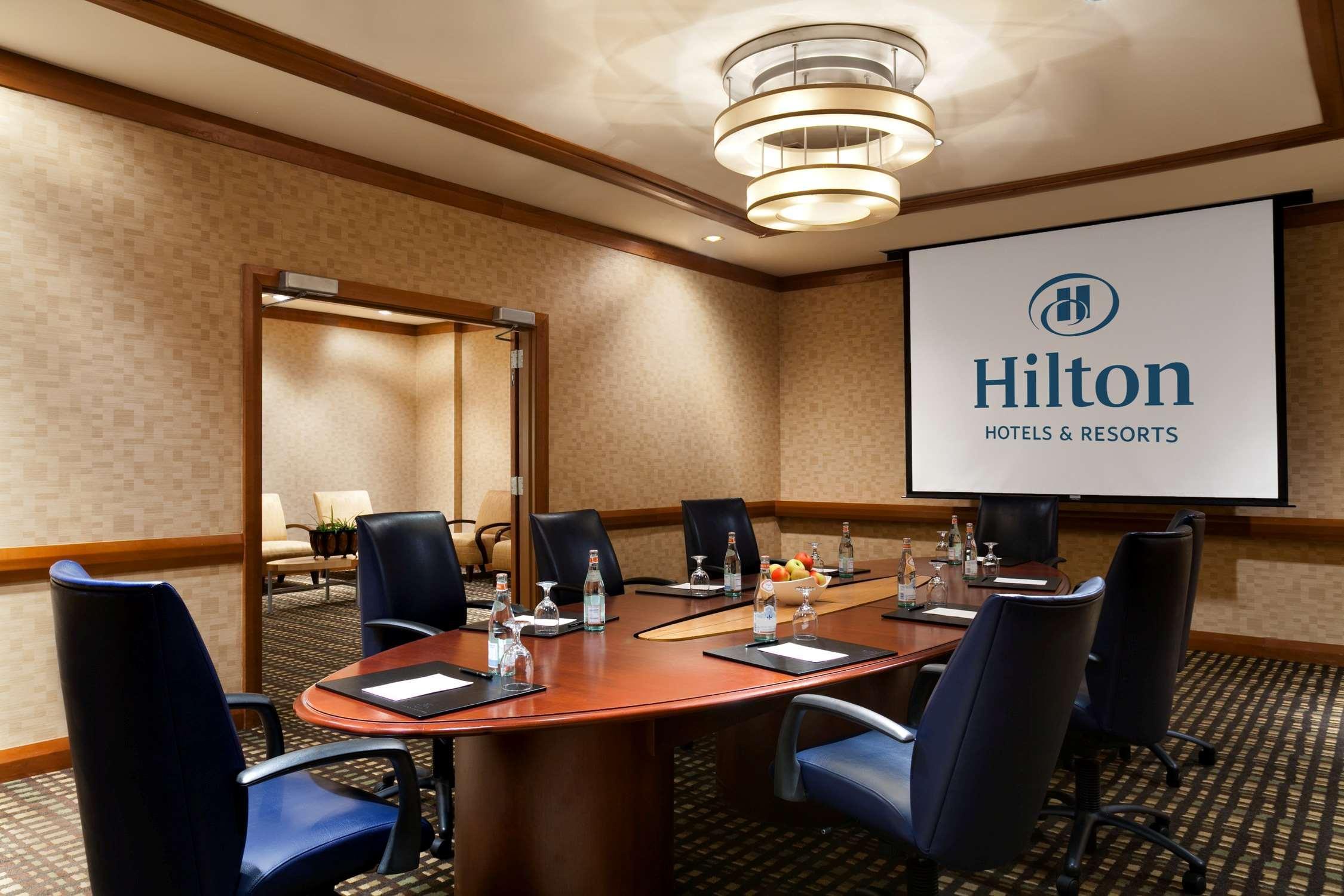 Hilton Memphis Hotel Exterior photo